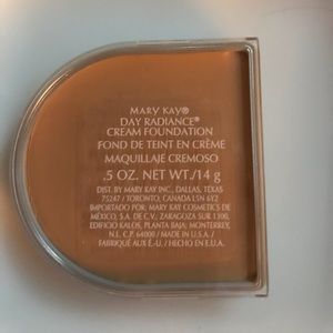 NWOT Marykay True beige foundation